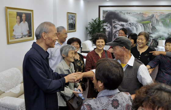 兴发娱乐电缆召开50周年迈职工座谈会